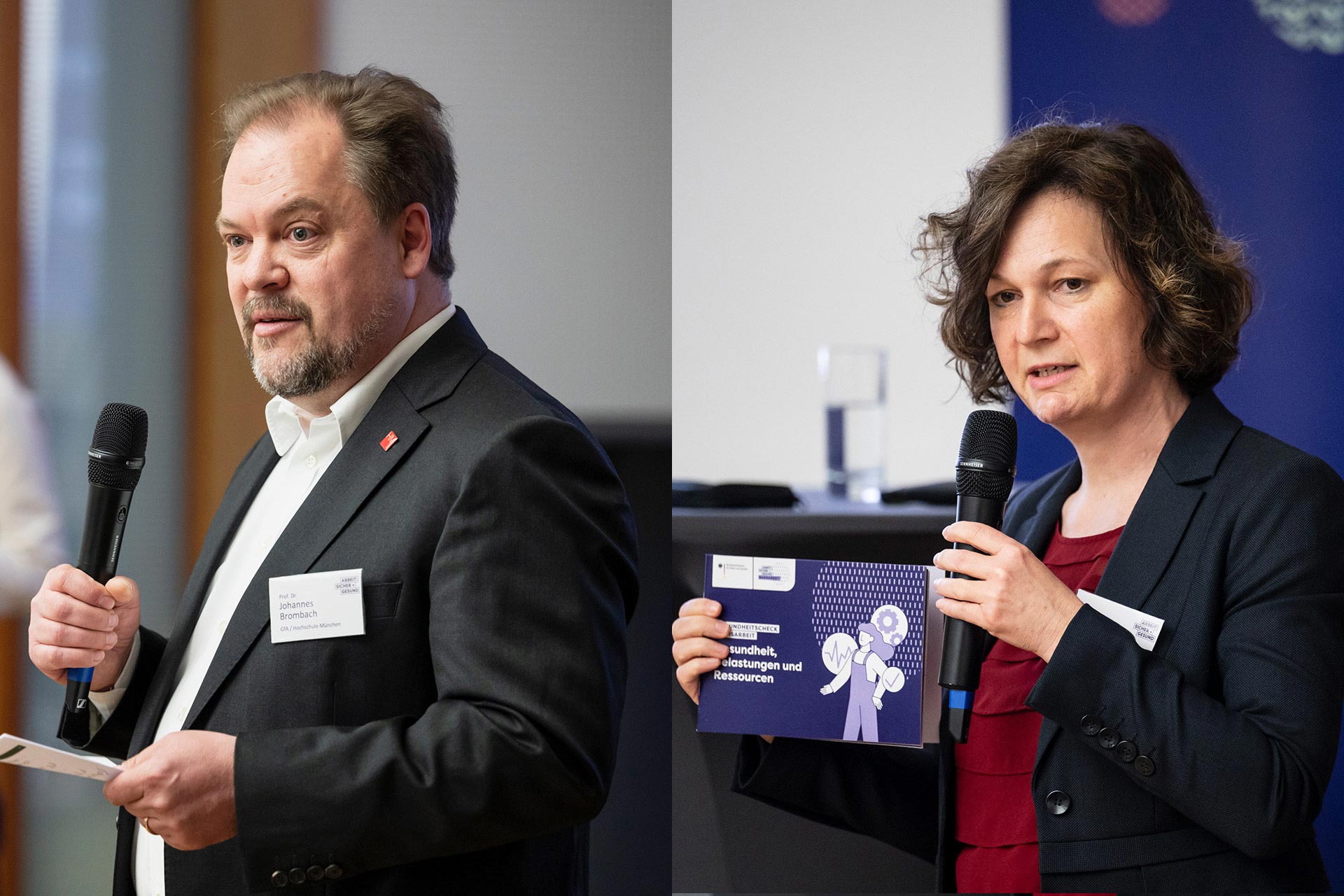 links: Ein Mann spricht in ein Mikrofon. rechts: Eine Frau hält eine Broschüre hoch und spricht dabei in ein Mikrofon.